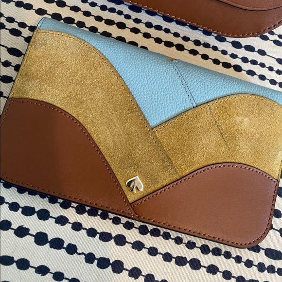 Kate Spade scalloped crossbody and wallet set 😍 - Picture 3 of 10
